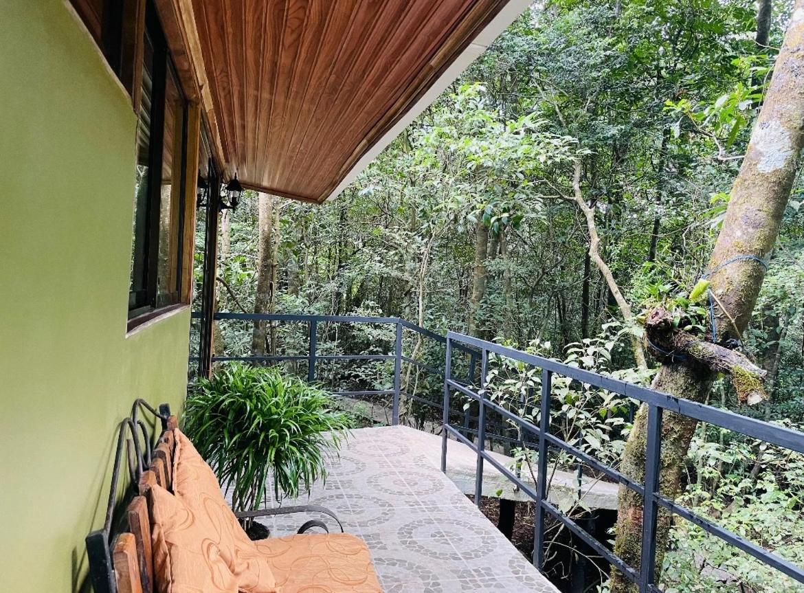 Cabanas La Montana モンテベルデ エクステリア 写真