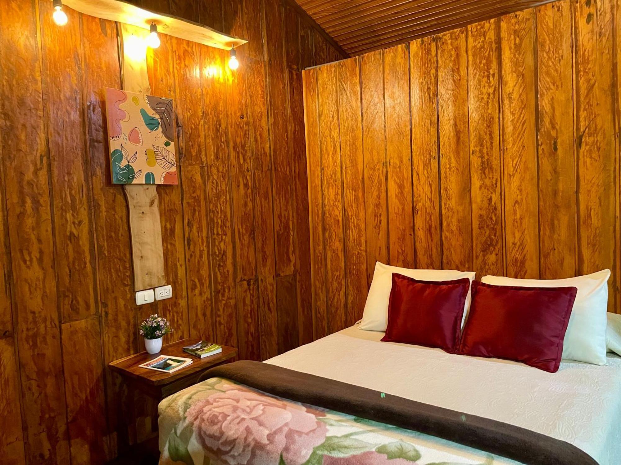 Cabanas La Montana モンテベルデ エクステリア 写真